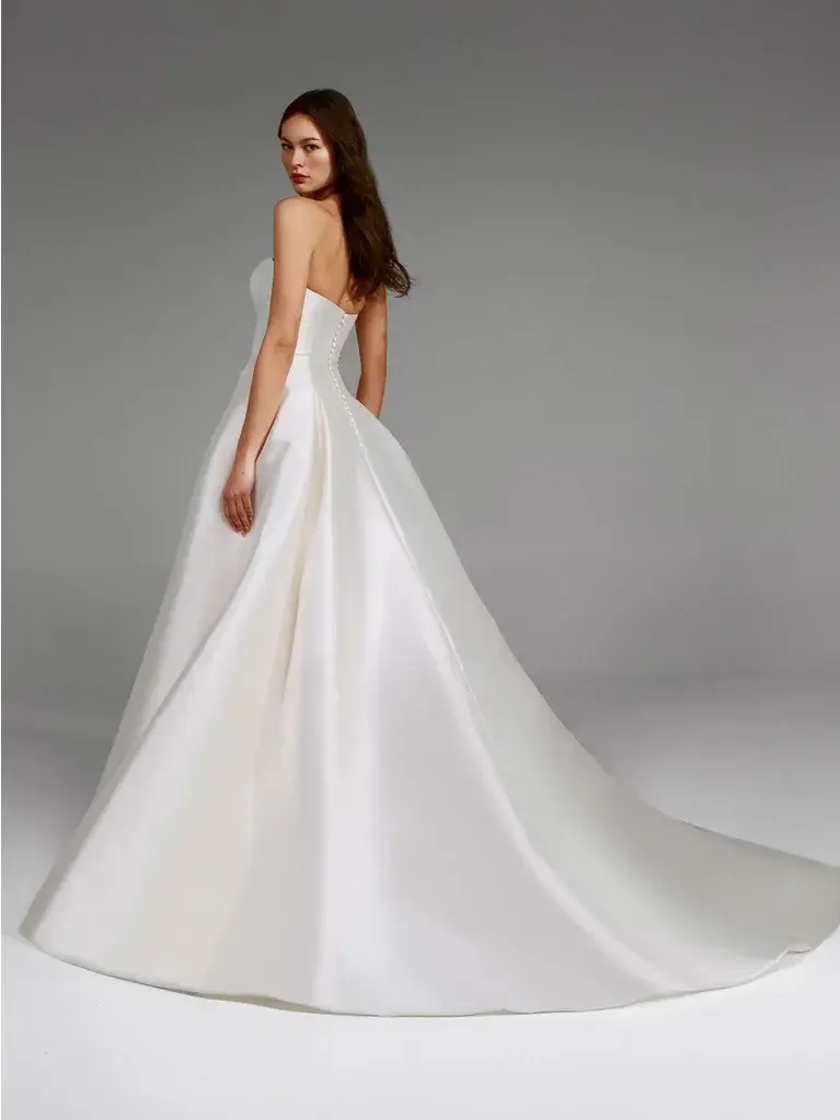 Thumbnail: Jory - Pronovias