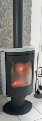 Poêle à bois sur pied pivotant - Nara Fonteflamme.png