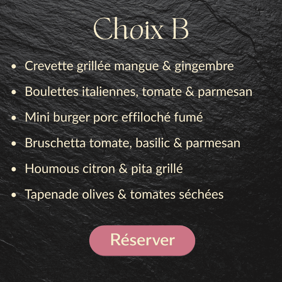 Table de buffet élégante, amuse-bouches variés et salade