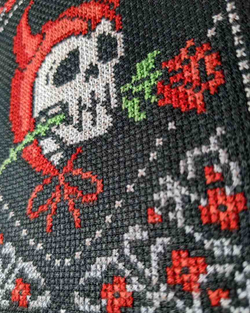 skull cross stitch pattern - Skull cross stitch pattern