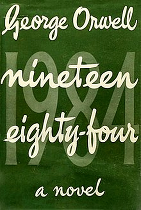 Capa verde da primeira edição do romance *1984*, de George Orwell, com o título *Nineteen Eighty-Four* em letras brancas sobre o número 1984 ao fundo.