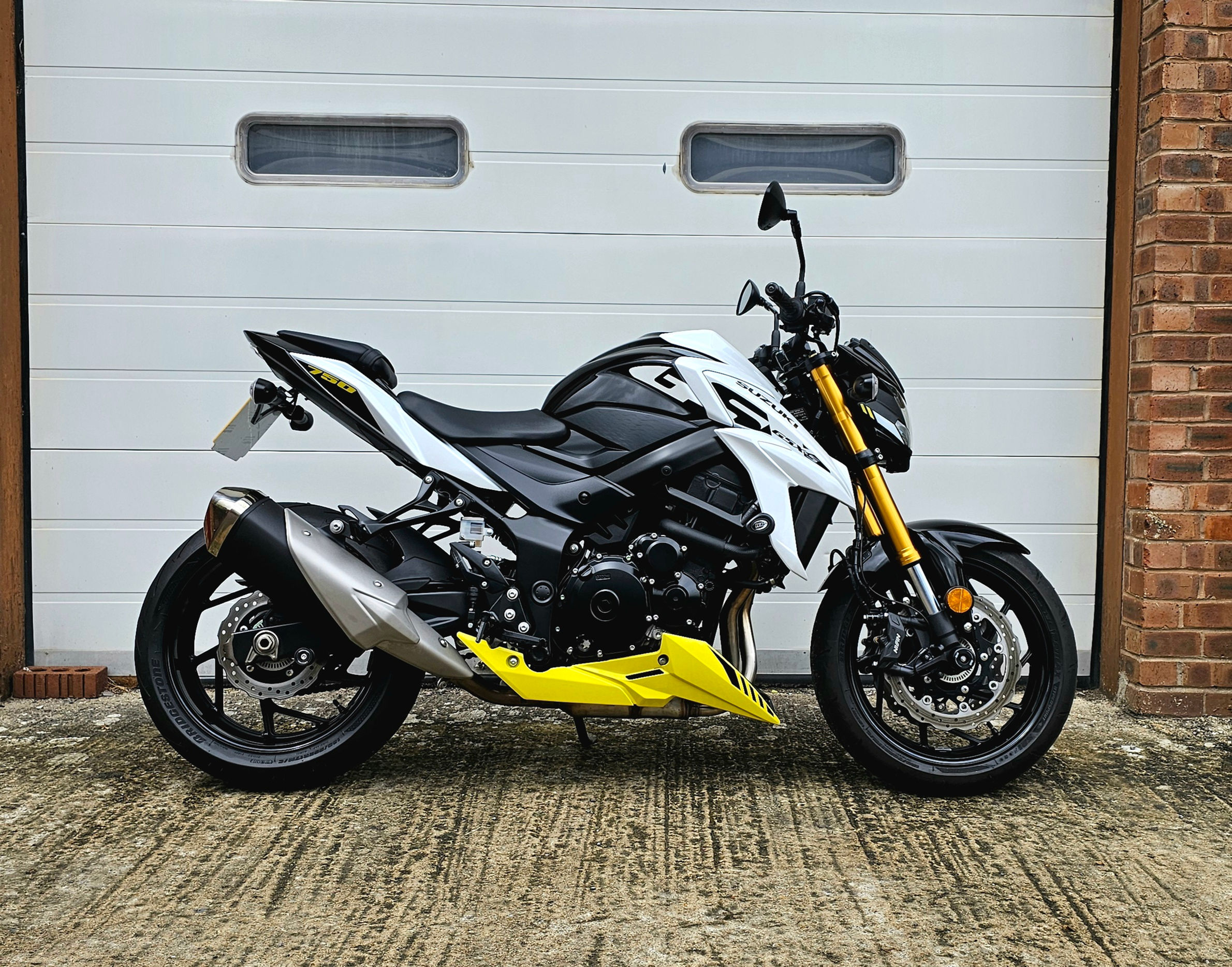 Suzuki GSX-S 750 White 2021 ONLY 1311 Miles Immaculate