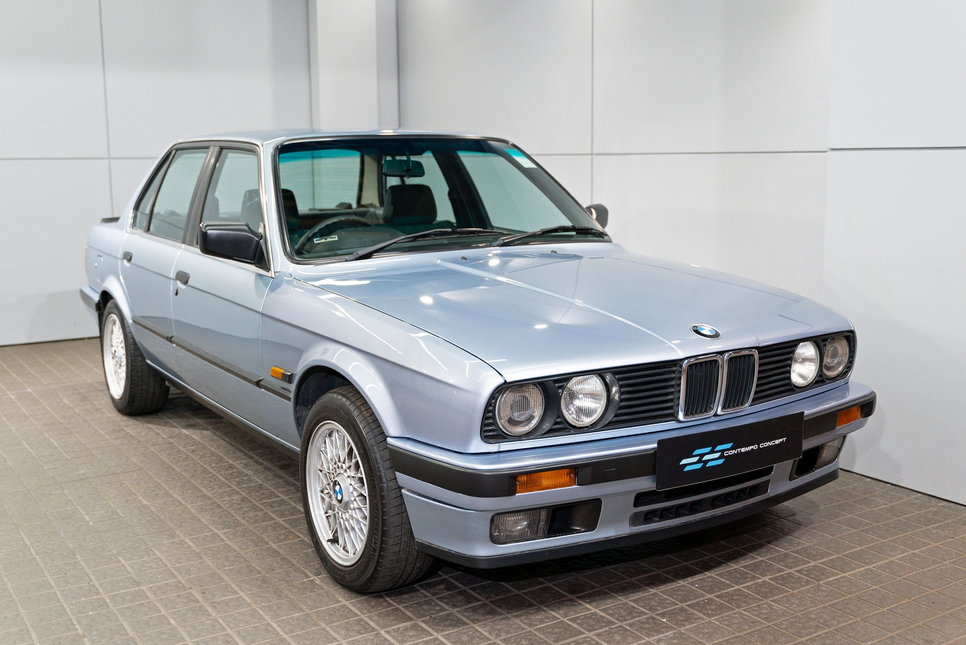 BMW 325i