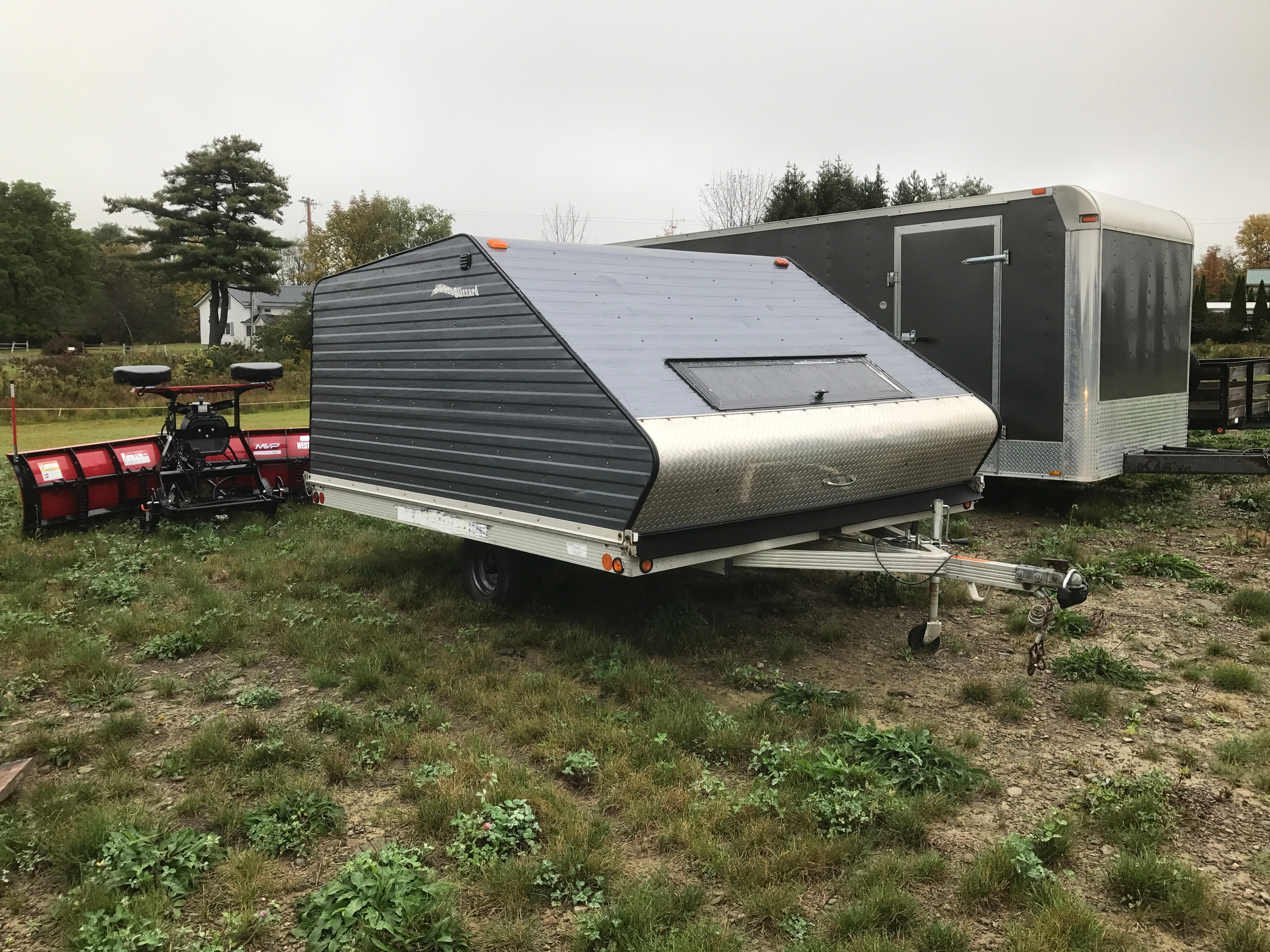 2003 Yacht Club 10ft 2 Place Snowmobile Trailer