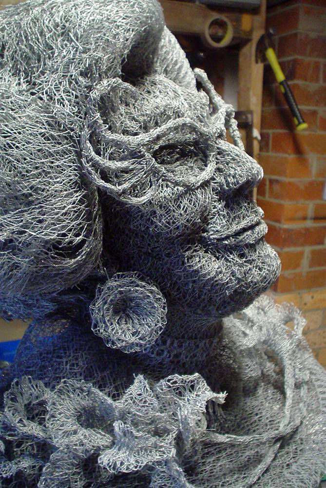 Chicken-Wire-sculpture-by-Ivan-Lovatt-11 edna
