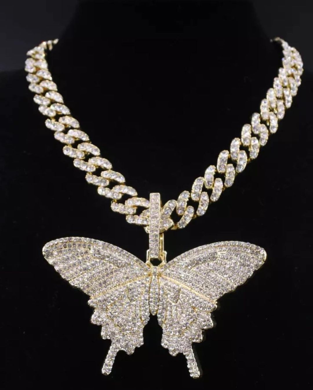 Corrente Cravejada + Pingente Butterfly