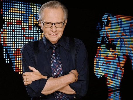 Morre apresentador Larry King aos 87 anos