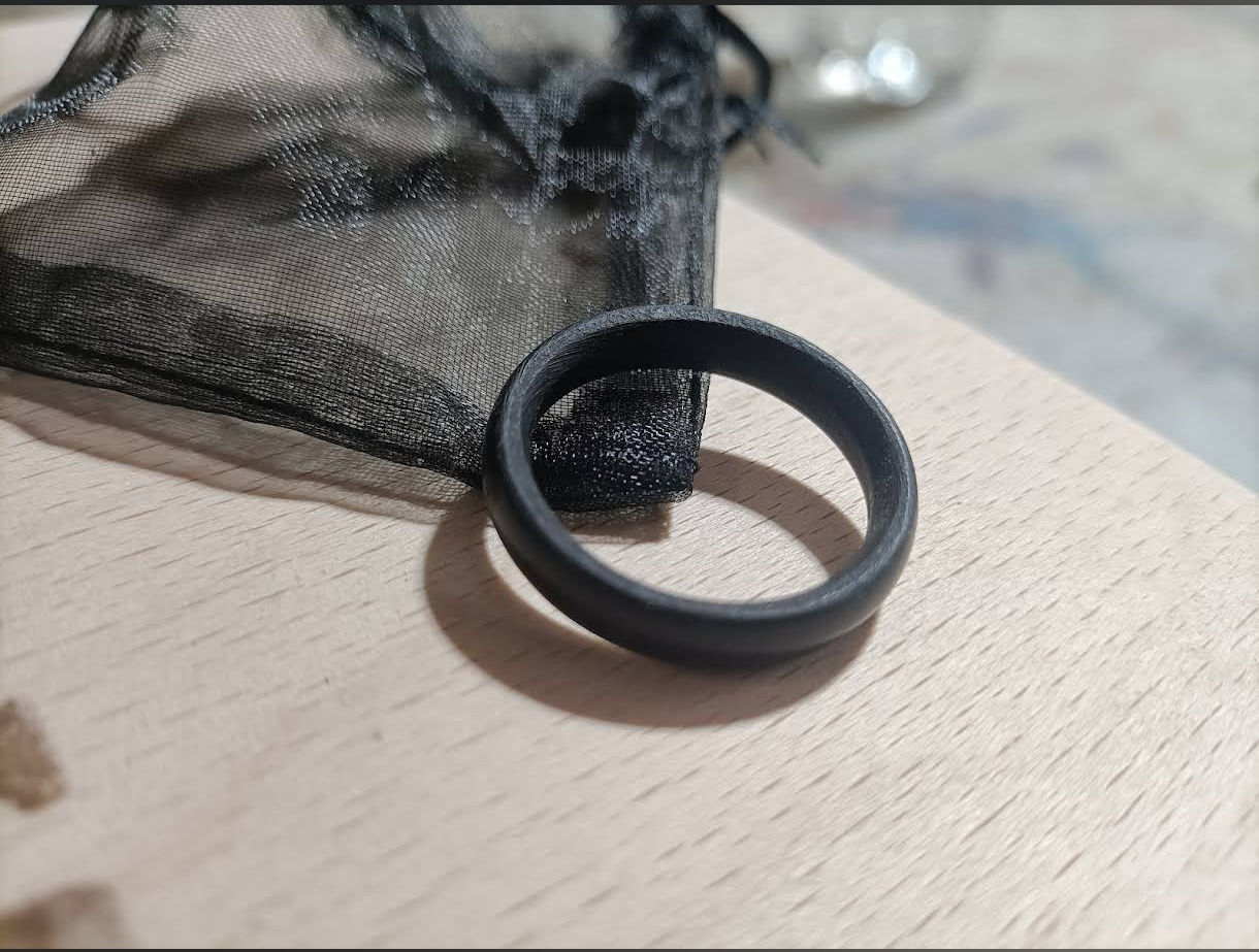 Bague en ébène