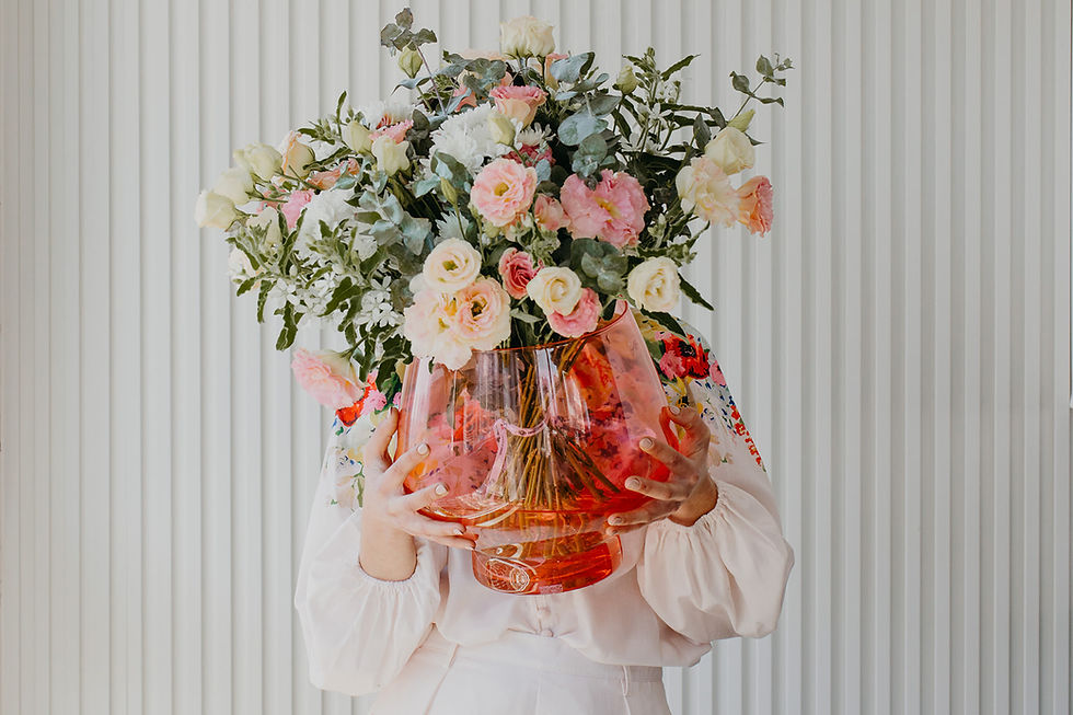 אוסף פרחים גדול בצבעים פסטליים