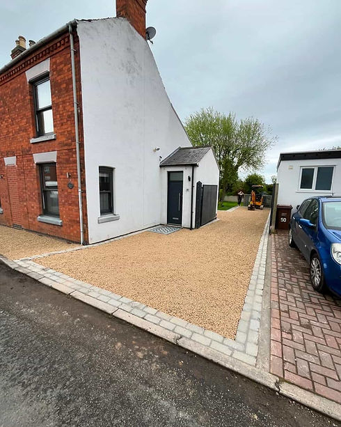gravel-driveway-installation-loughborough.jpg