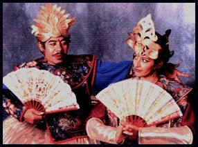 Chitra was a fully-staged dance opera. The standard Boston Musica Viva ensemble was combined with the work of Tara Ahmed (Chitra), Balinese singer/dancer/puppeteer I Nyoman Catra (Arjuna), soprano Elizabeth Keusch (Sutradar), and tabla virtuoso Samir Chatterjee. The opera was presented by Bank of America Celebrity Series and played to sold-out audiences in its first run, and was performed in New York and Massachusetts.