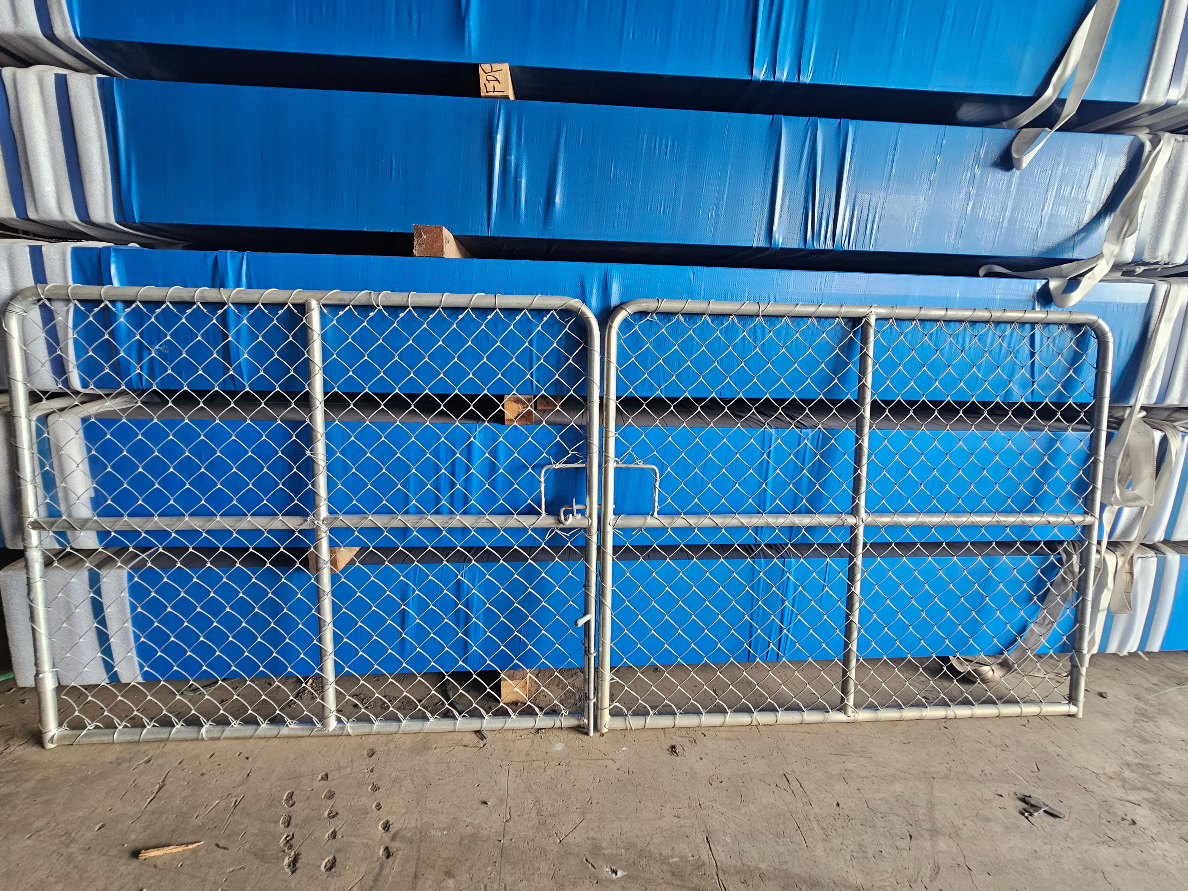 Chainwire Double Gates Plain Top