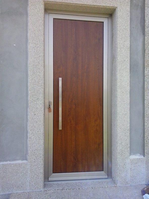 Porta de Entrada em Alumínio