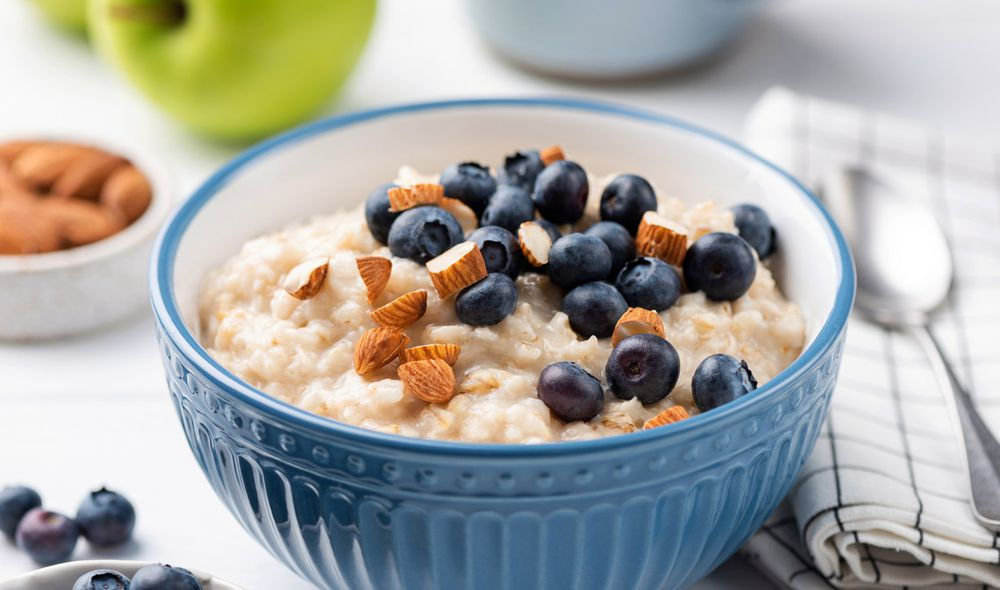 Avena con arándanos y almendras
