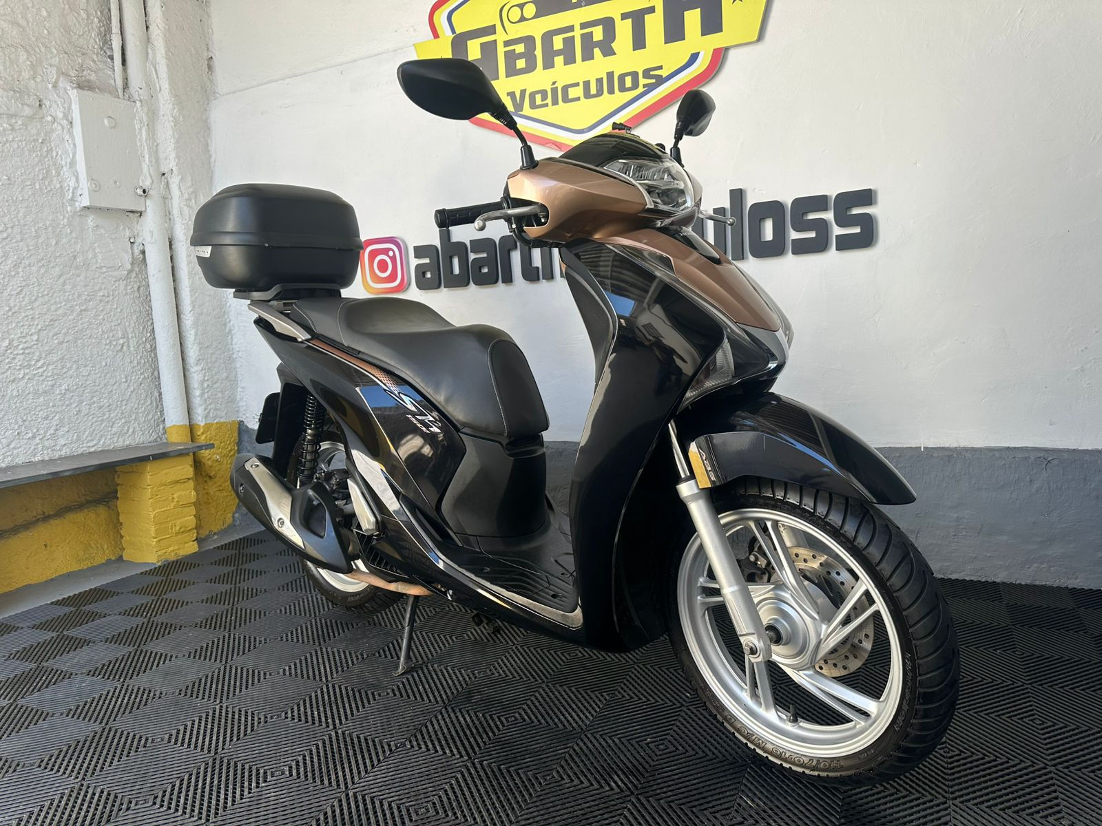 SH DLX 150i ABS SUPER CONSERVADA 2019