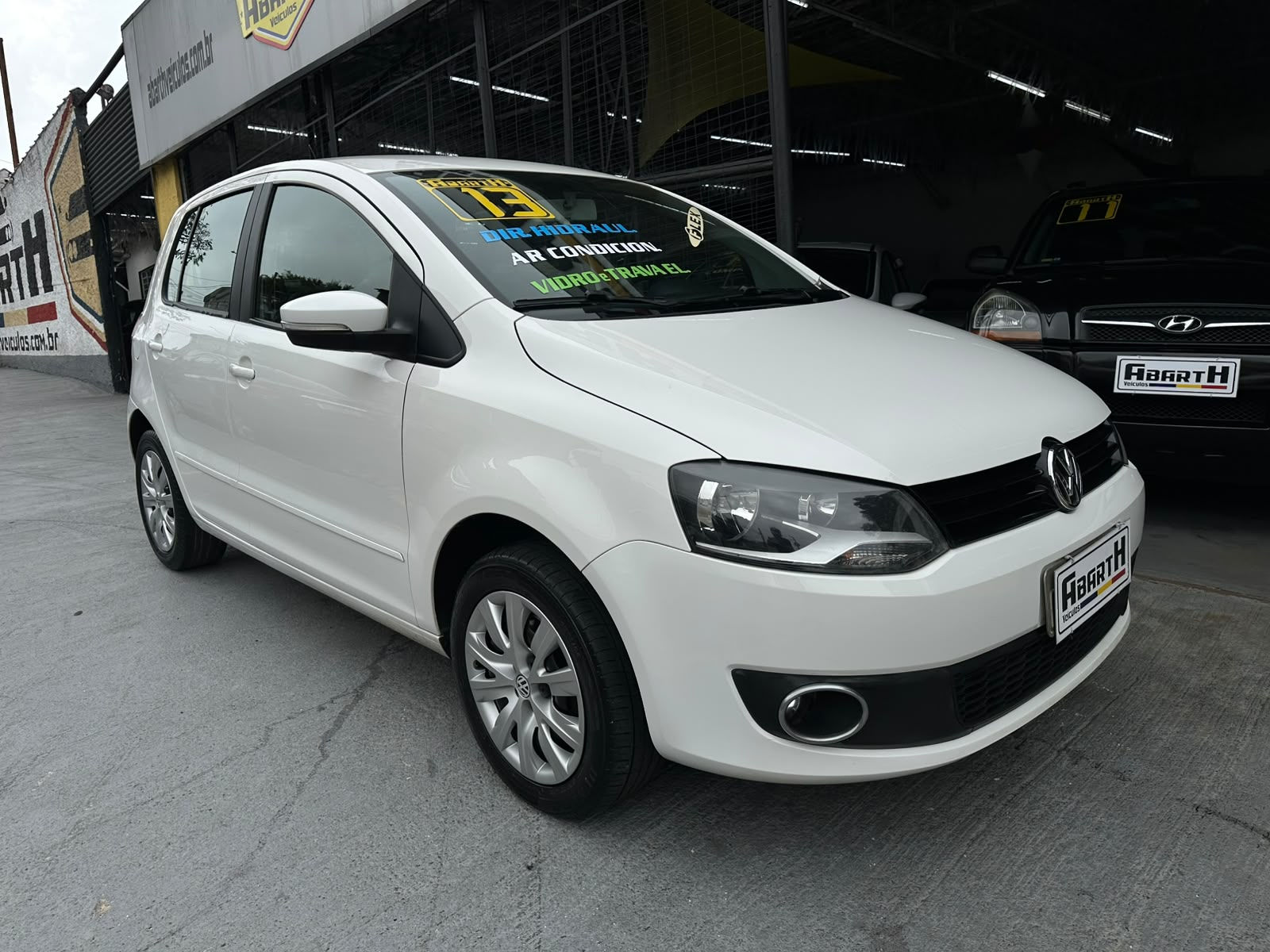 Fox Trend 1.6 Flex Completo Baixo Km Novissimo 2013