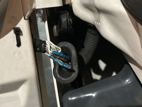 deurvergrendeling sluit automatisch, en probleem raambediening