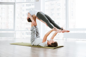 Mastering the Art of Acro Yoga: A Comprehensive Guide for Beginners