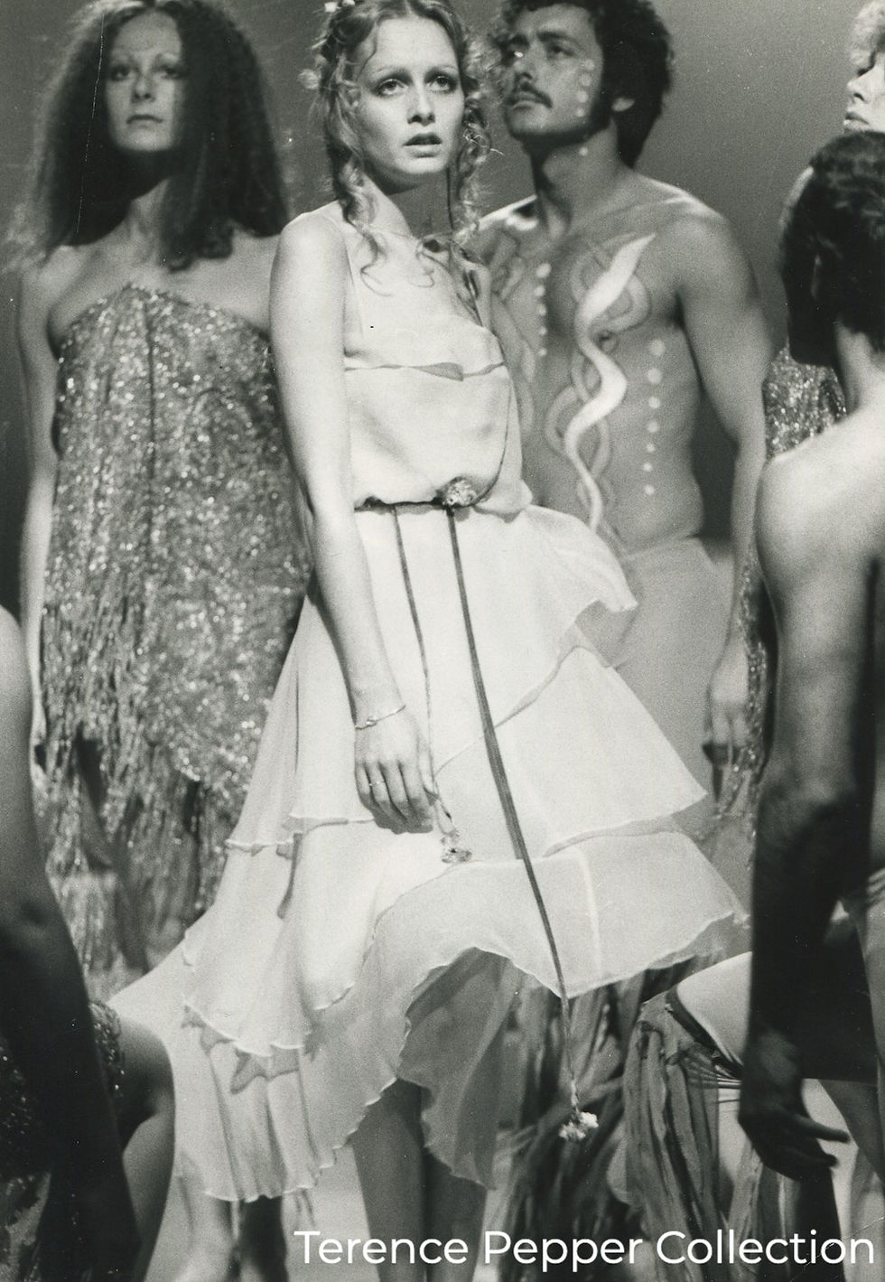 Twiggy rehearsing with the Irving Davies Dancers