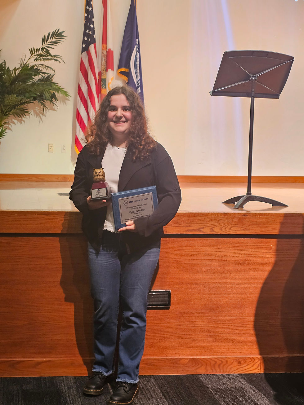 Congratulations to Alyssa Rozenbalt – Intern of the Year & OLLI Scholarship Recipient