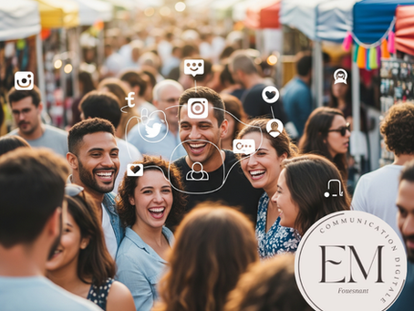 personnes souriantes participant à un événement local