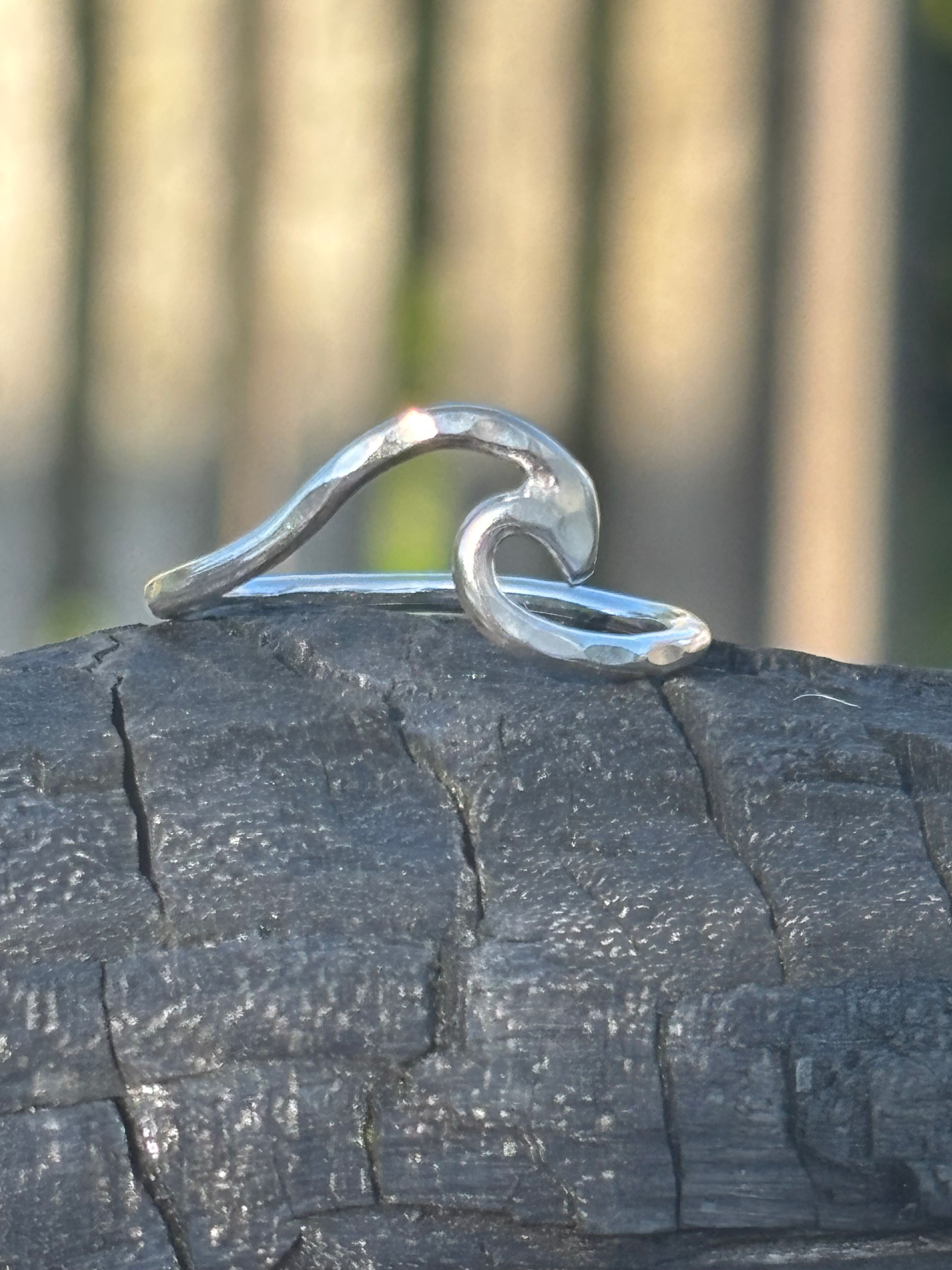 “O”Wave ring