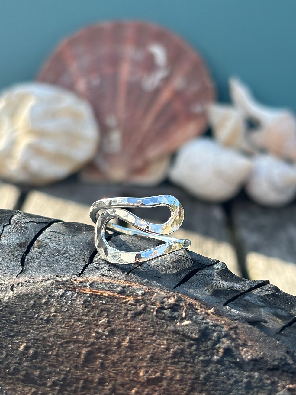 Squiggly organic wave ring 