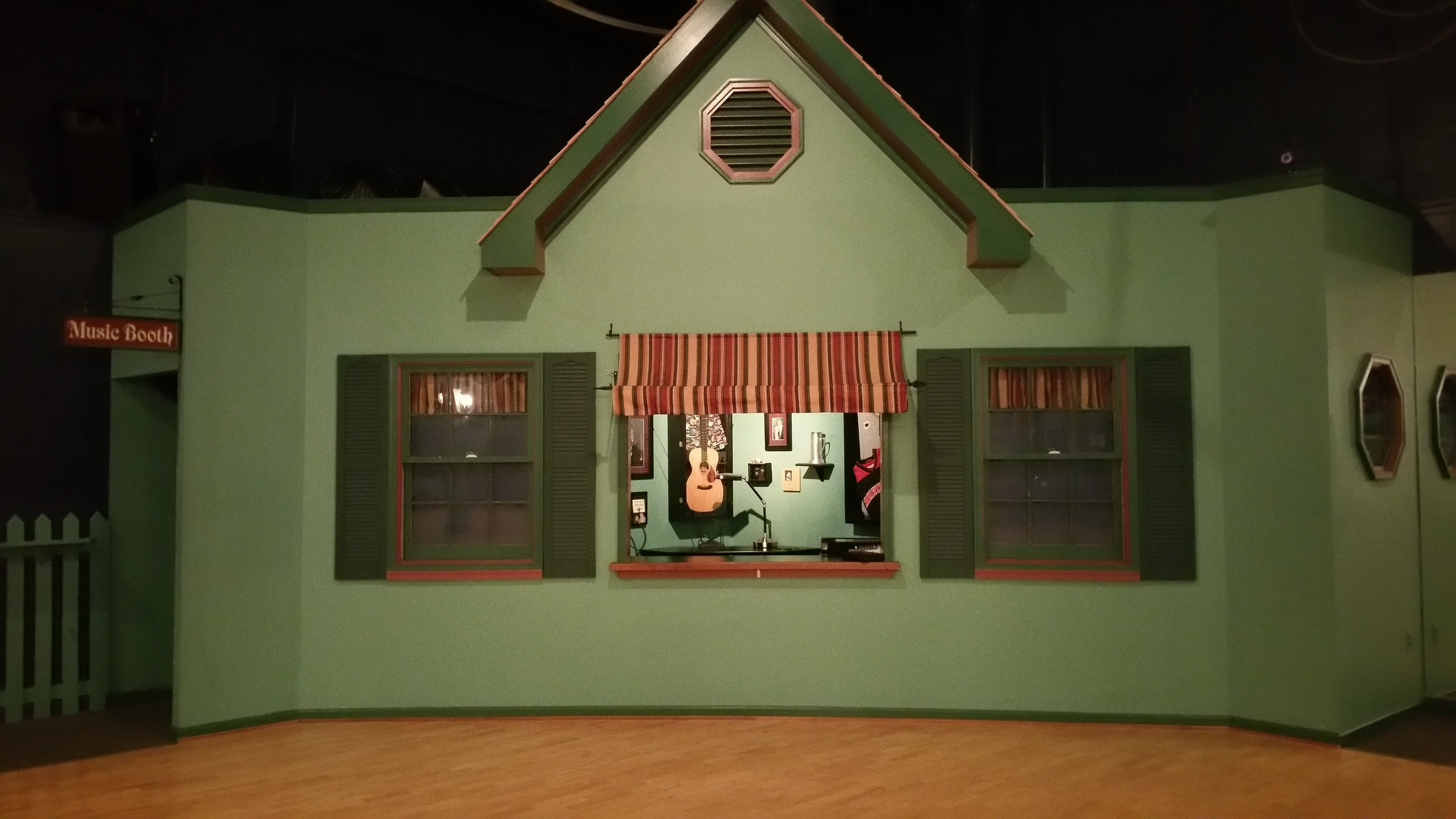 The Venue at Machines with Magnets