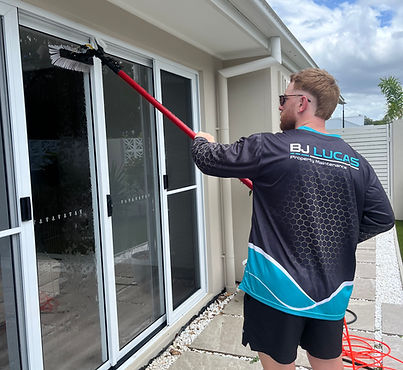 sliding door cleaning