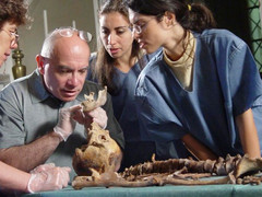Exhuming the Medicis