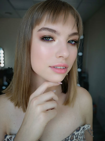 Facetune-201907264956856109730253040-01.