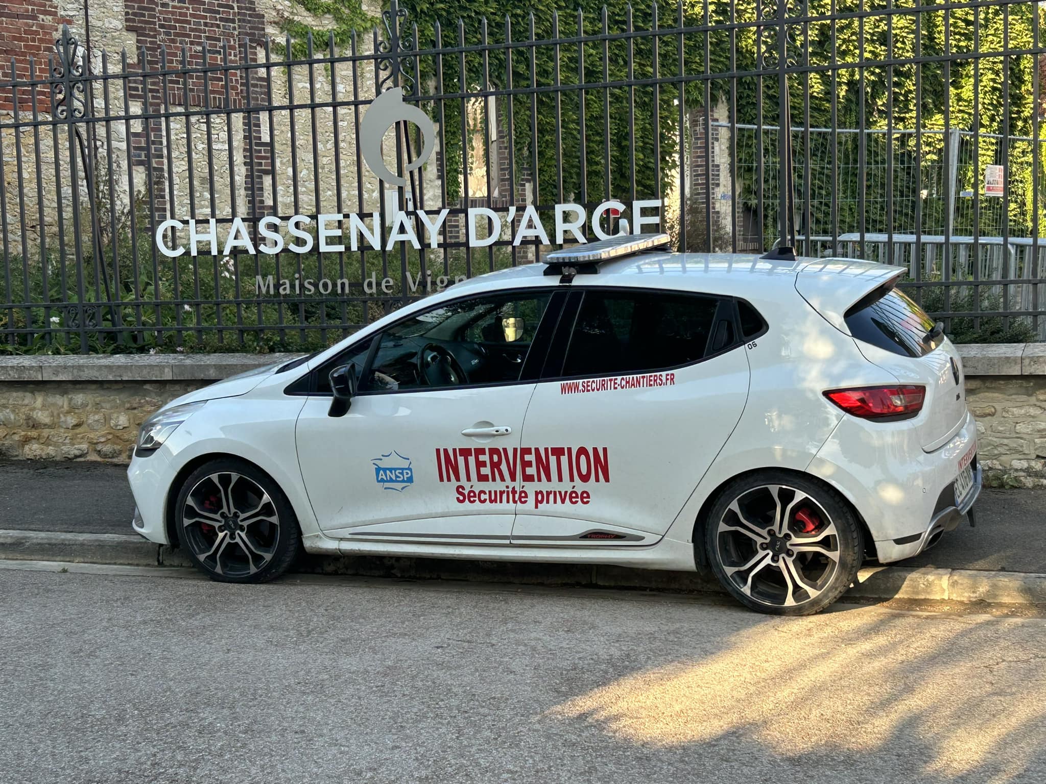 Alarme autonome de chantier : protection 24/7 sans raccordement électrique en 2026