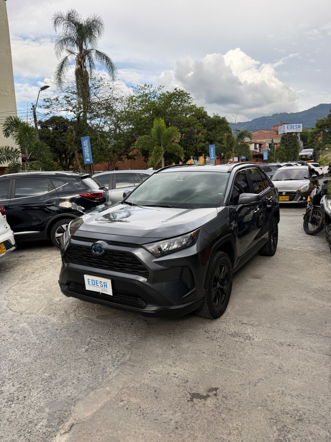 TOYOTA RAV 4 LE