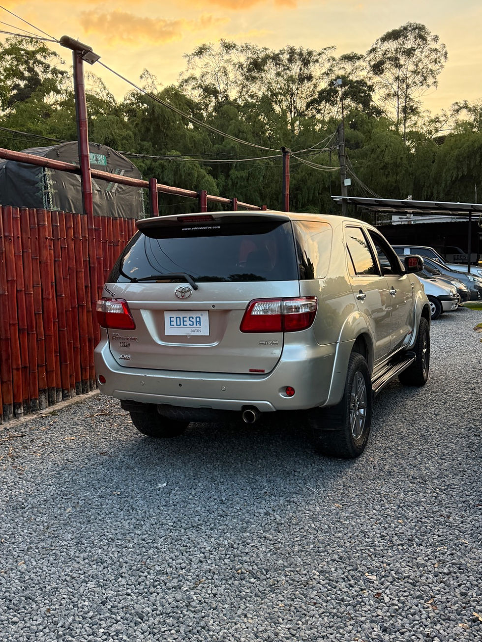Miniatura: TOYOTA FORTUNER SR5 URBANA