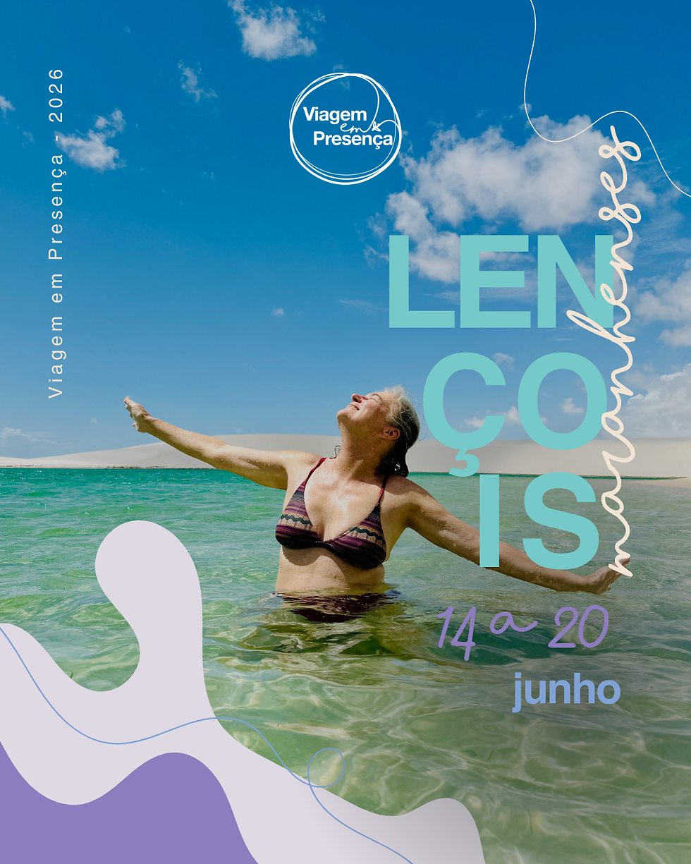 uma mulher com cabelos brancos na lagoa em lençóis maranhenses - retiro espiritual - viagem para mulheres