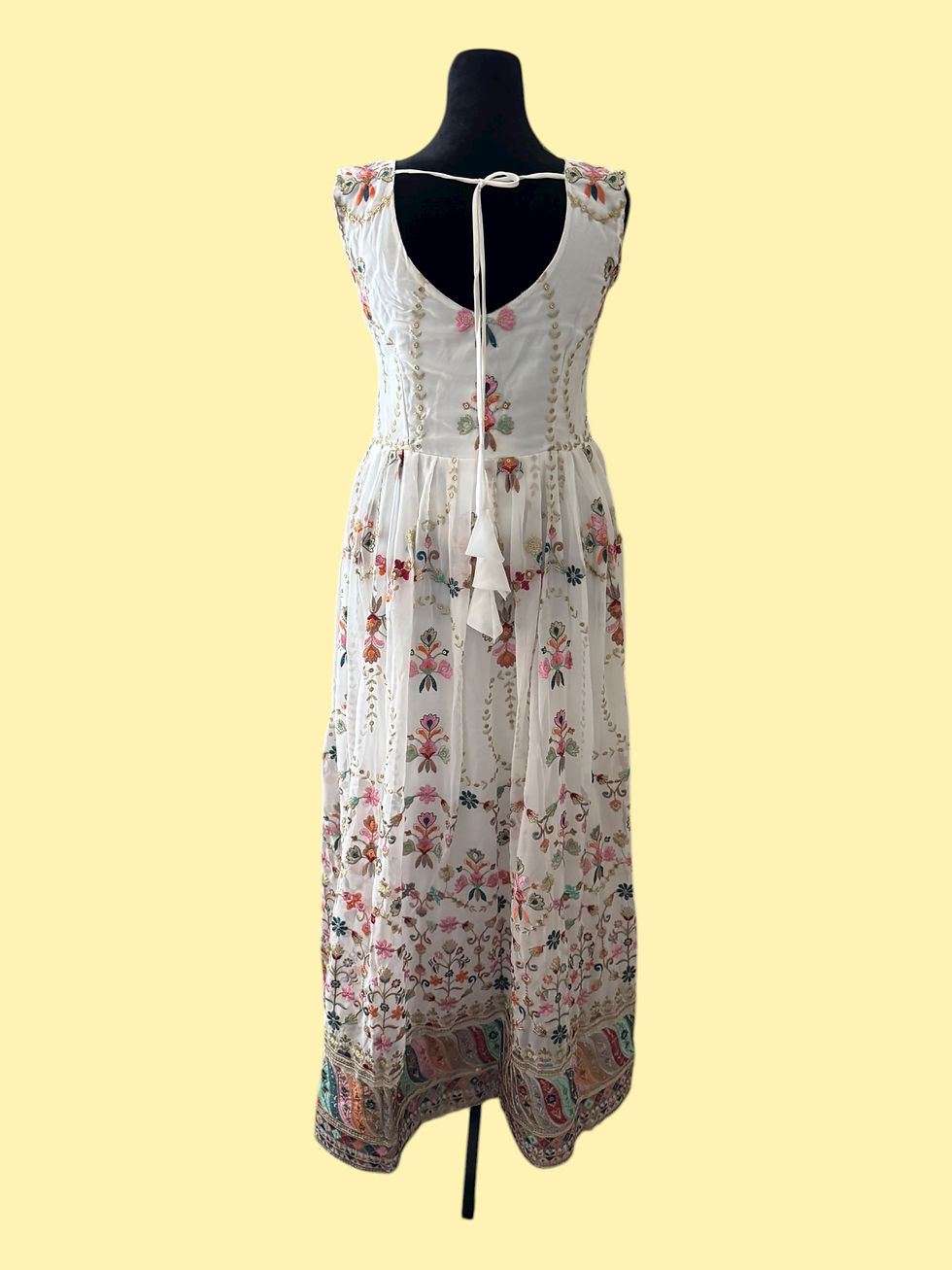 Thumbnail: Gown
