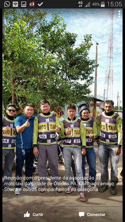 Mototaxistas do Amazonas fechados co