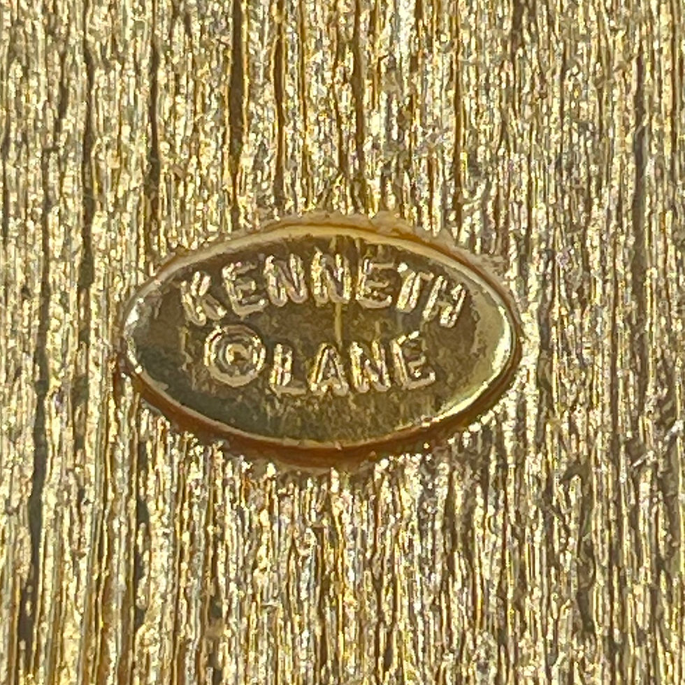 Thumbnail: Kenneth Jay Lane