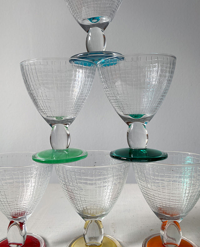 Miniature : ancien verre a pied épais et colores