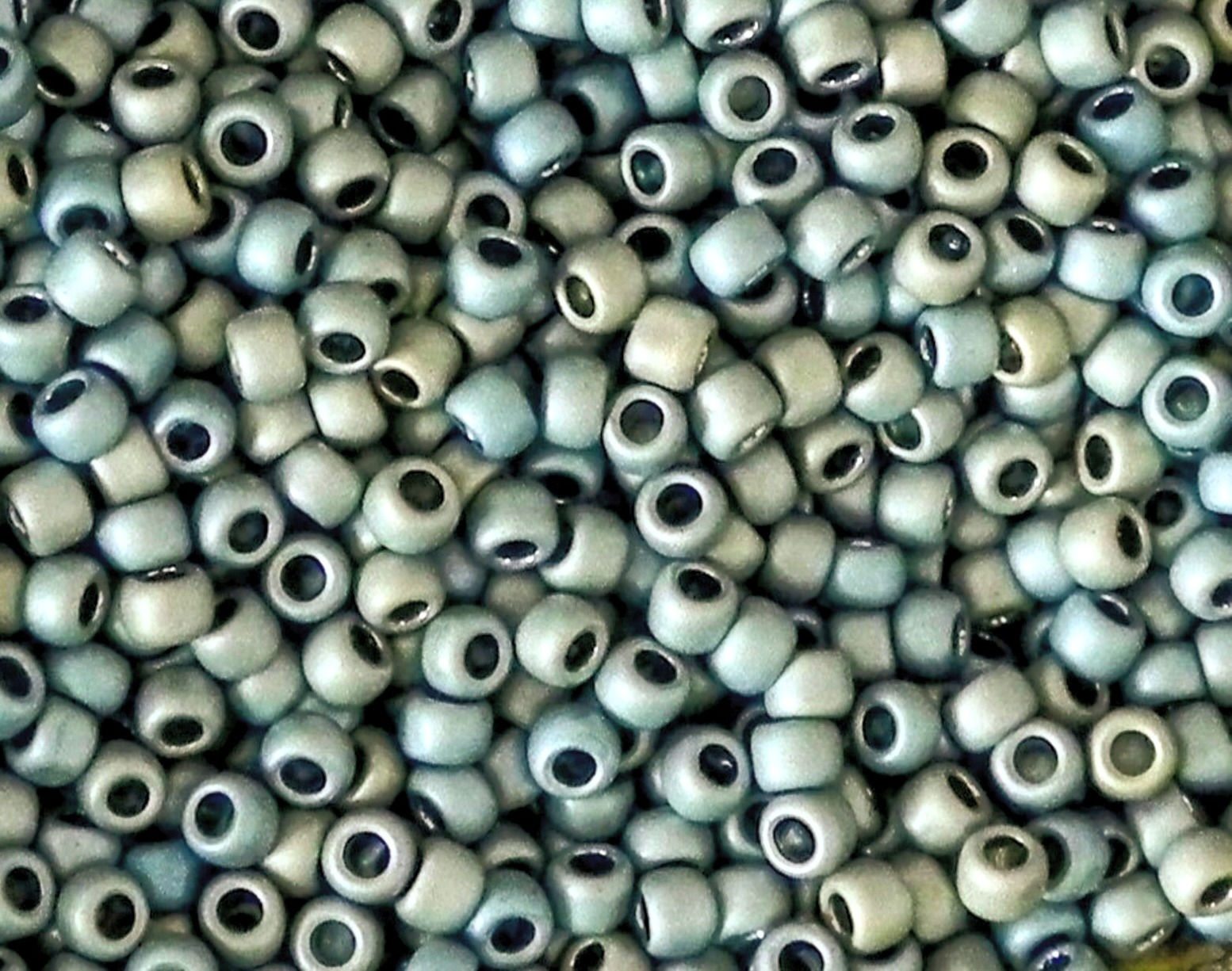 R06-920E Size 6/0 Japanese Seed Bead  Metallic Frosted Blue Haze