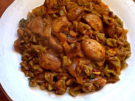 תבשיל קונכיות פתיתים בשילוב פטריות