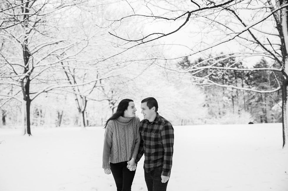 Engagements_cobbs_hill_winter_rochester-28.jpg
