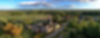 Windmühle und Dorflandschaft: Idyllisches Bild