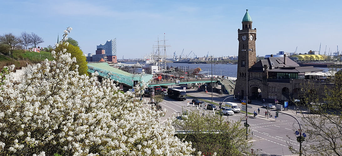 Blick auf die Landungsbrücken
