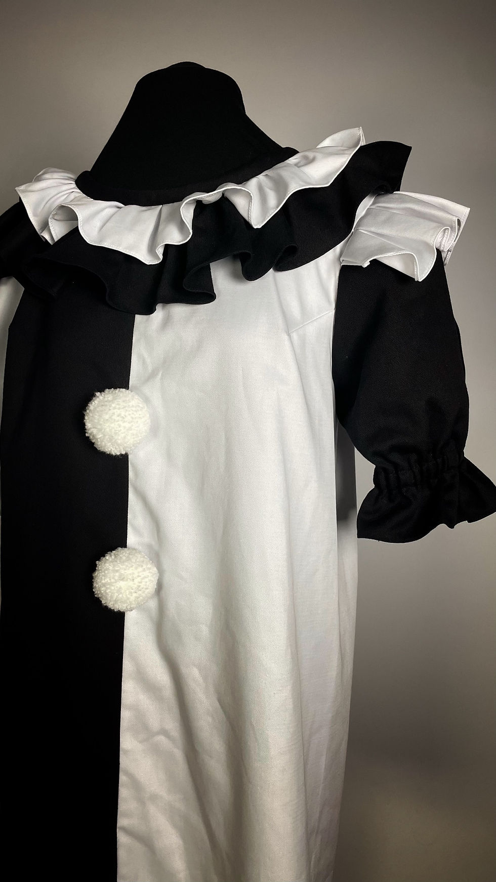 Thumbnail: Pale Girl Clown Dress, Horror Cosplay
