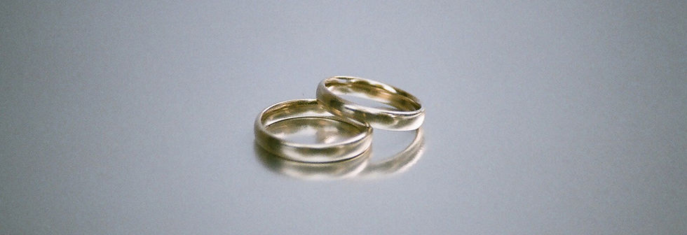 Gold wedding rings