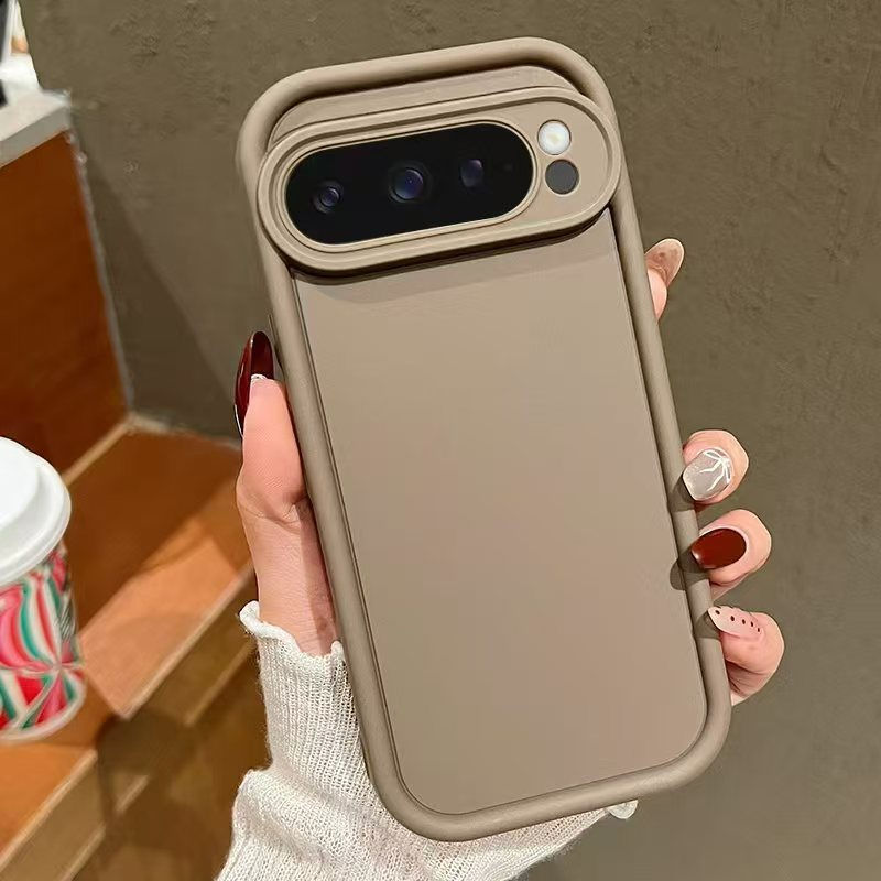 Thumbnail: All-inclusive phone case