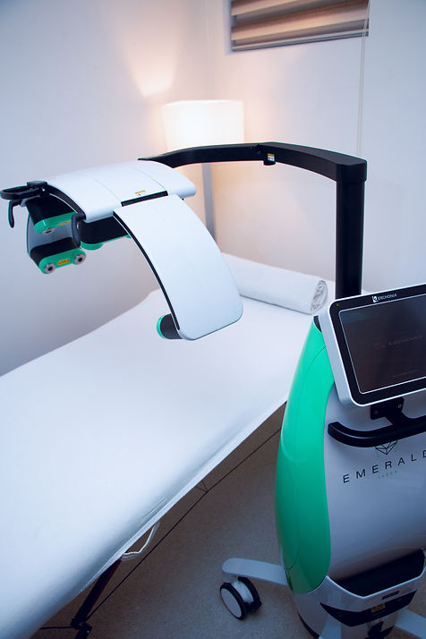 Greenlaser2_Theresetclub.jpg