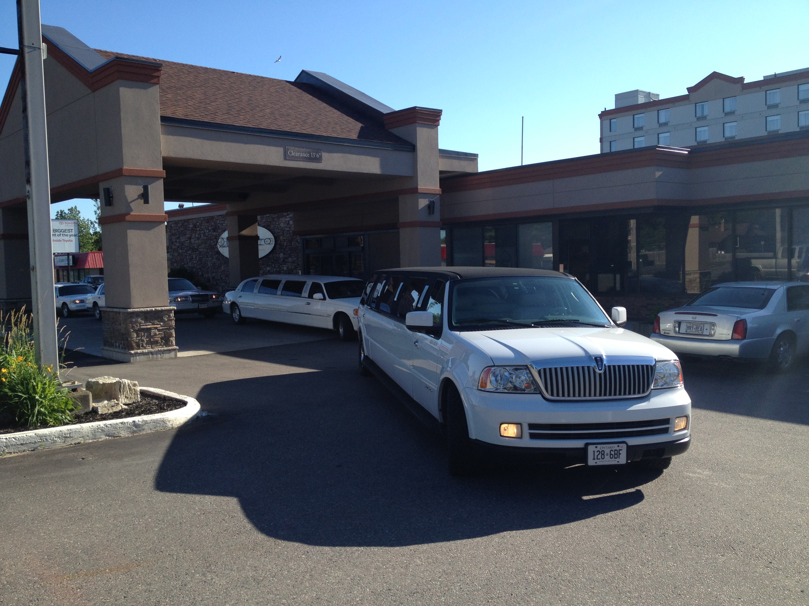 Hollywood Limousine & Airport Express Sault Ste Marie