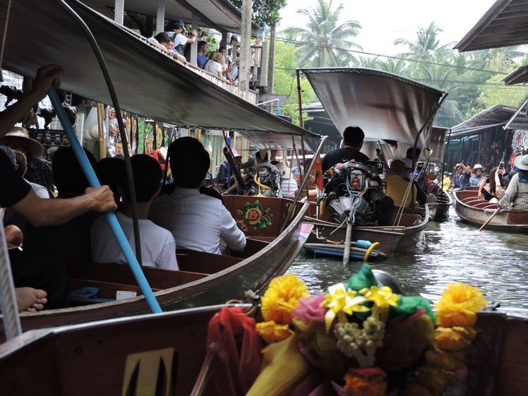 THAILANDIA. A 100 km da Bangkok, il Floating Market di Damnoen Saduak